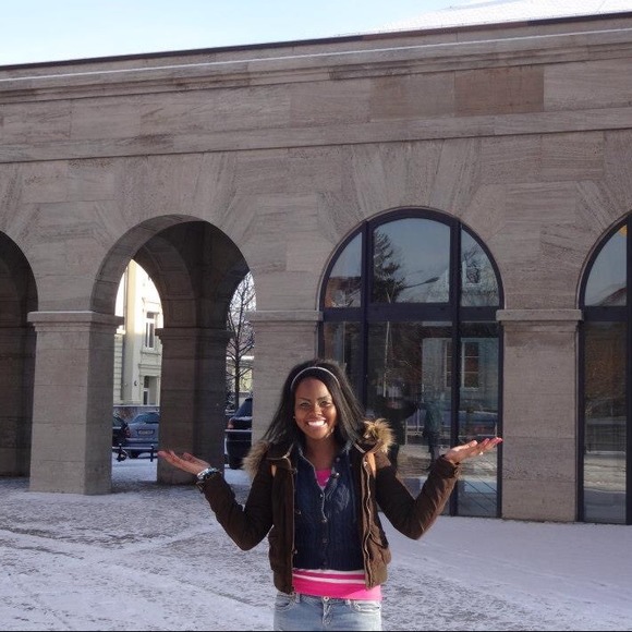 ❌SOLD❌ Brown Hollister Bomber Jacket/ Coat - Picture 4 of 4