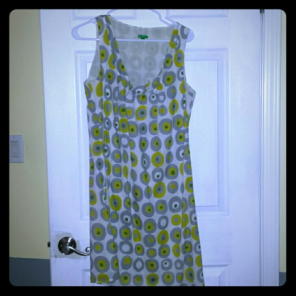 Cute sleeveless shift dress