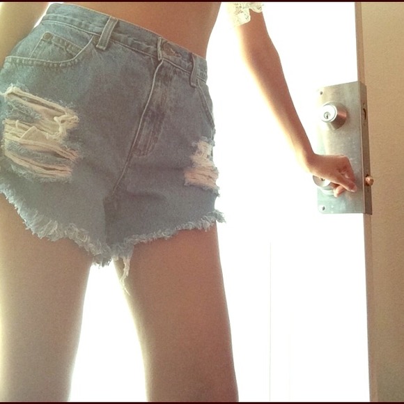 Destroyed denim ripped high waist shorts
