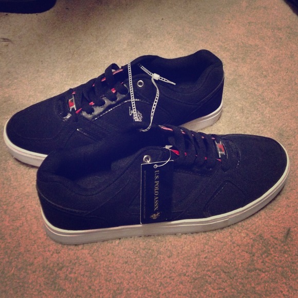 NWT black sneakers US Polo assn size 10 1/2