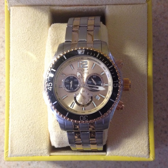 Men's Invicta Watch (Mint Condition!)