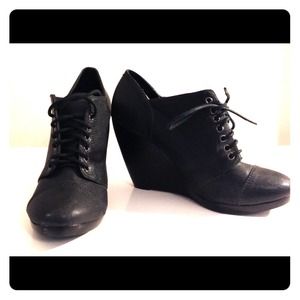 ALDO Lace up Oxford Wedge