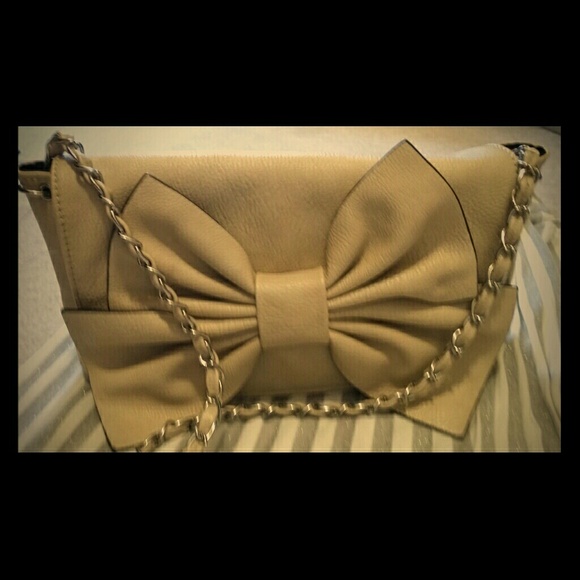 Brand new... No tags never used  CJ Banks purse