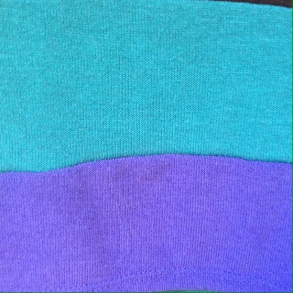 ❗️Gone 9/30❗️Hi-Lo Color Block Top - Picture 3 of 4