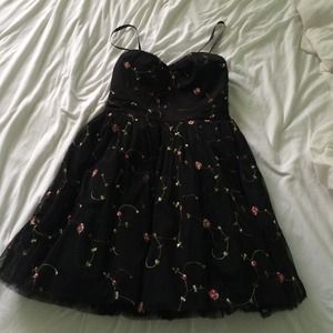 black embroidered poufy dress 🎀