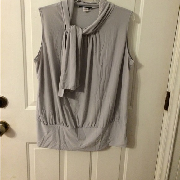 Very cute light gray sleeveless top