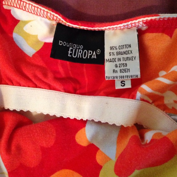 Boutique Europa floral crop top - Picture 2 of 3