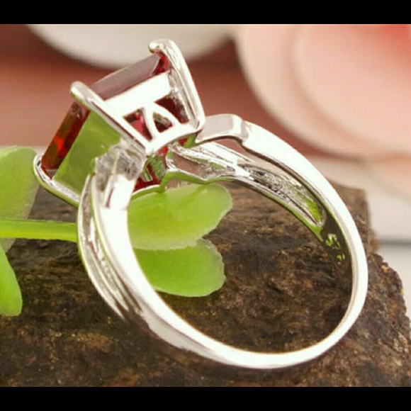 *Sold* *925 Sterling Silver Plated Ring - Picture 2 of 2