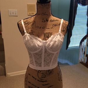 ⚡️⚡️️FLASH SALE⚡️⚡️White bustier