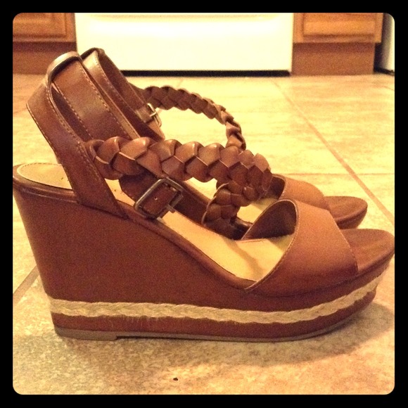 Maurice's tan wedges