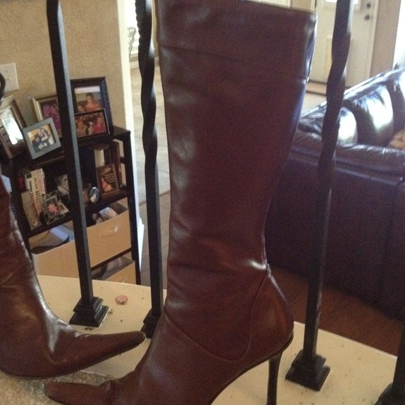 Boots - Picture 4 of 4