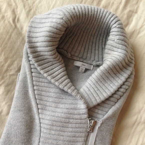 GAP Sweaters - Thick knit sweater