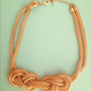 Gorgeous gold knotted necklace