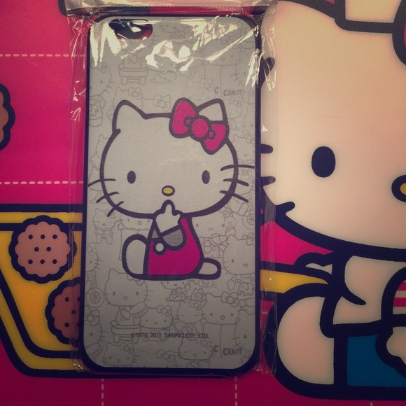 Adorable hello kitty iPhone 6 plus case