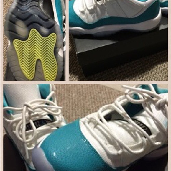 Aqua 11s