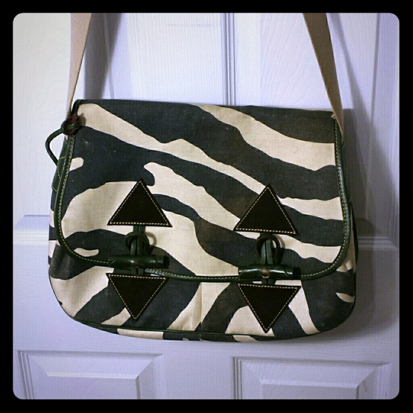 📰 SALE!!Dooney and Bourke toggle bag