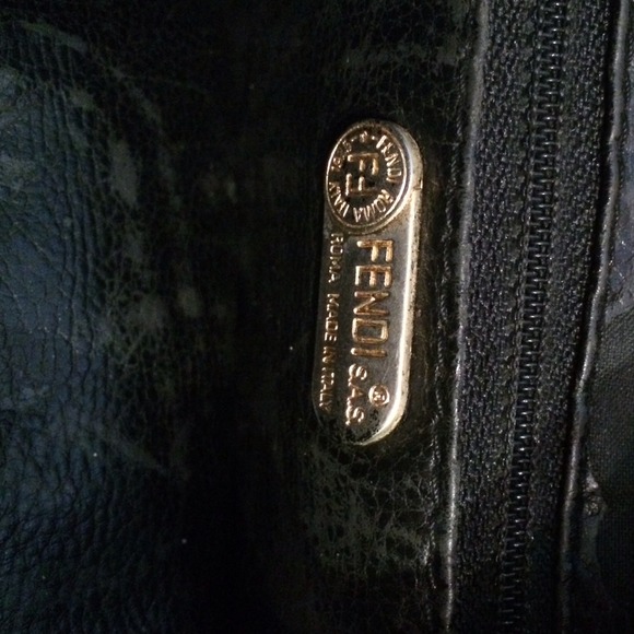 💋Sold In Bundle 💋Vintage Fendi Handbag - Picture 3 of 3