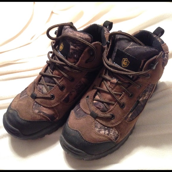 Hiking boots. Game Winner