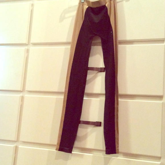 Black and gold leggings