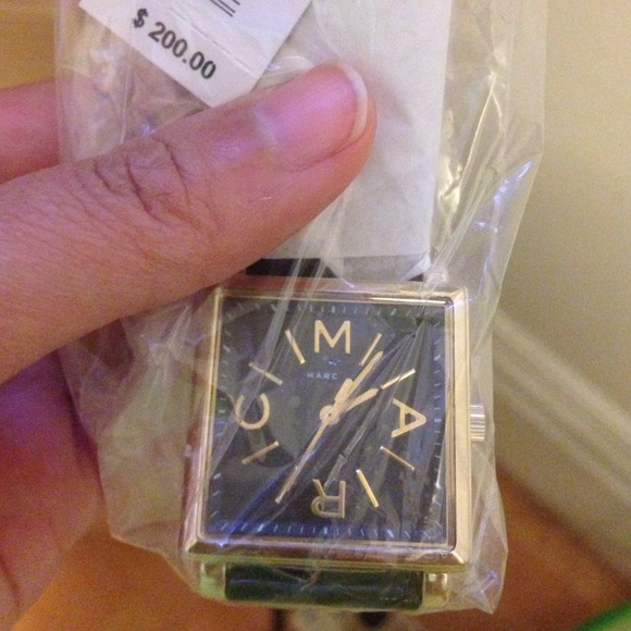 Marc by marc Jacobs black watch gold square gift! - Picture 4 of 4