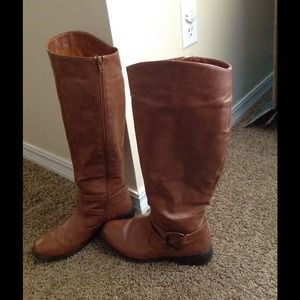 Cognac riding boots.