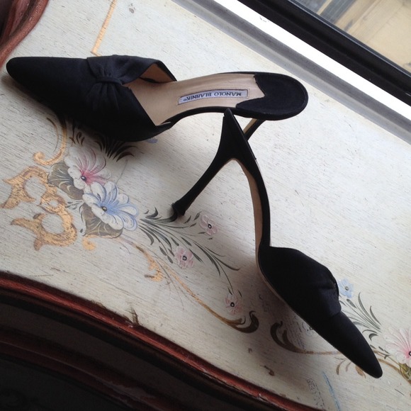 Manolo Blahnik Black Satin Heels - Picture 2 of 4