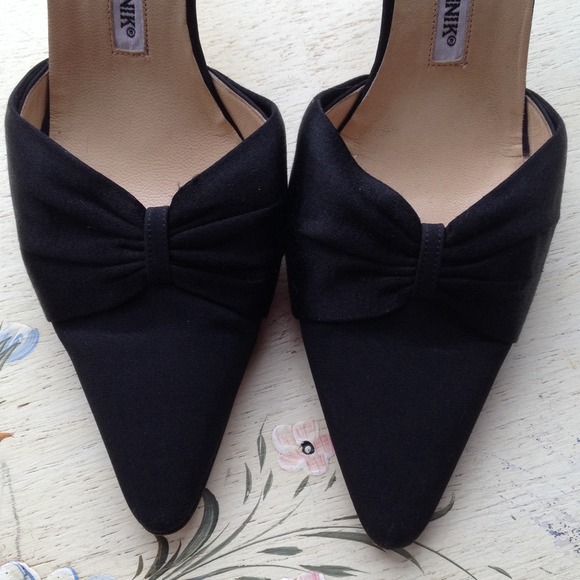 Manolo Blahnik Black Satin Heels - Picture 4 of 4