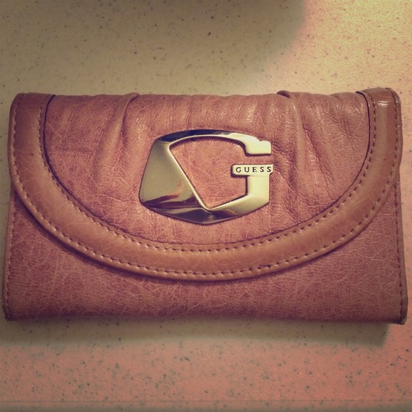 Guess pink faux leather tri-fold wallet - Picture 1 of 3