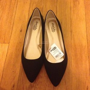 Really nice pointed toe ballet flats.