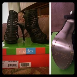 Charles David size 8