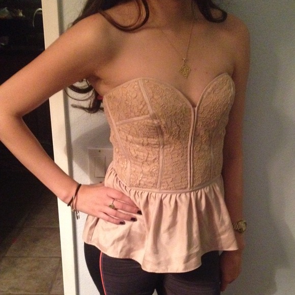 Beige lace bustier top - Picture 4 of 4