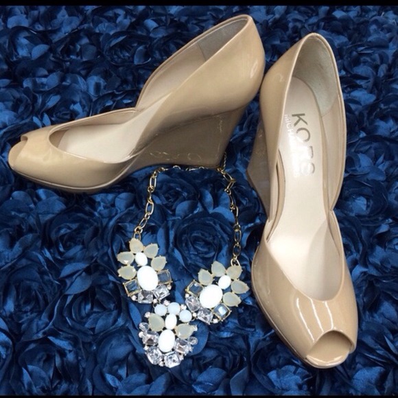 Michael Kors Shoes - ❗️SALE❗️✨HP✨🆕LISTING Michael Kors Beige Wedges