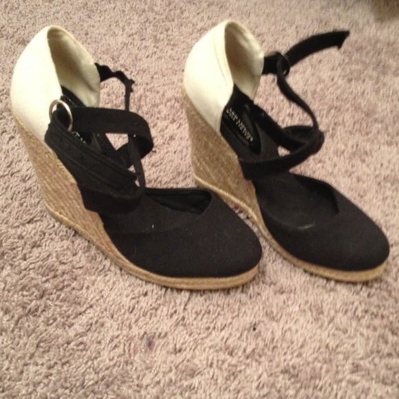Newport News Wedges