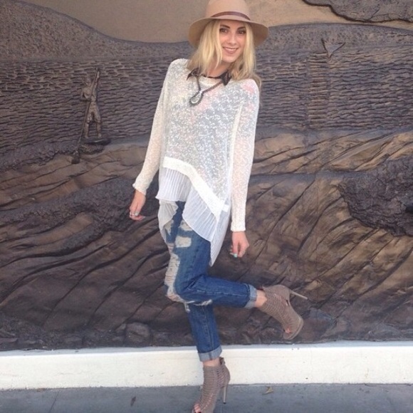 LF Cream Sweater with Chiffon Ruffles Hem
