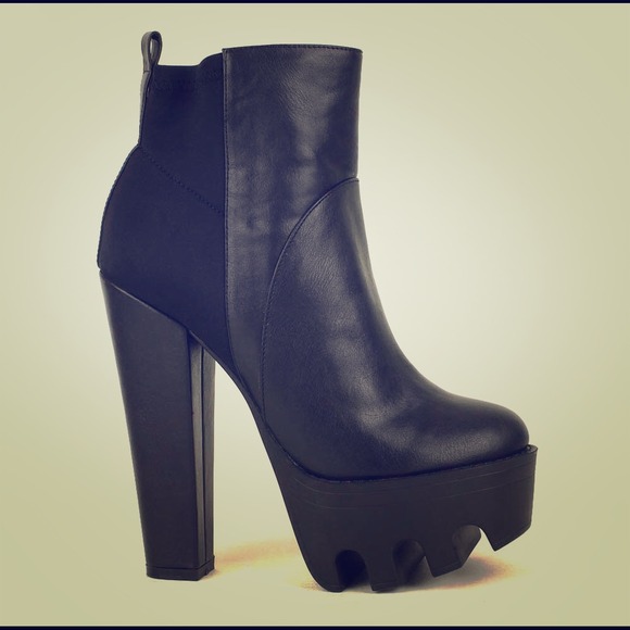 Fahrenheit  Boots - RESERVED