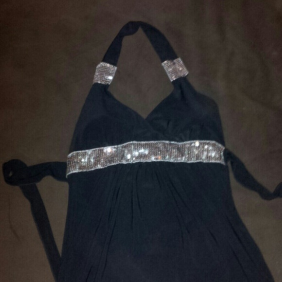 REDUCED Cute black sequin top - Picture 2 of 3
