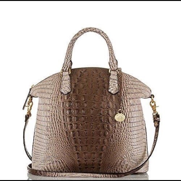 👠🎽👕👔👚👜