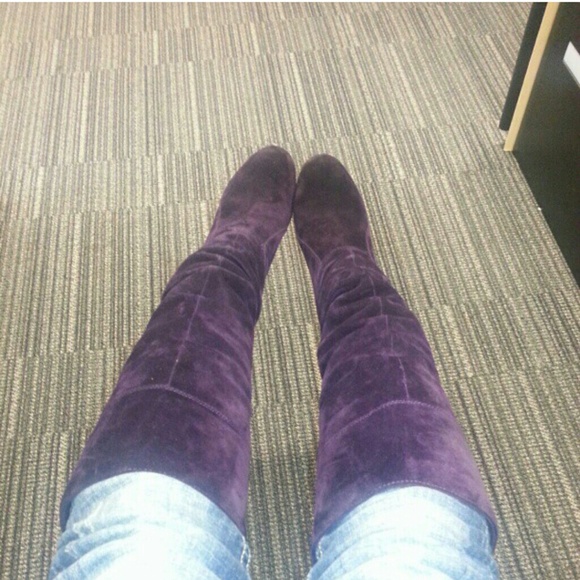 *TRADED*****Suede purple boots
