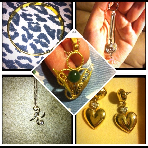 15 vintage jewelry pieces..check out photos