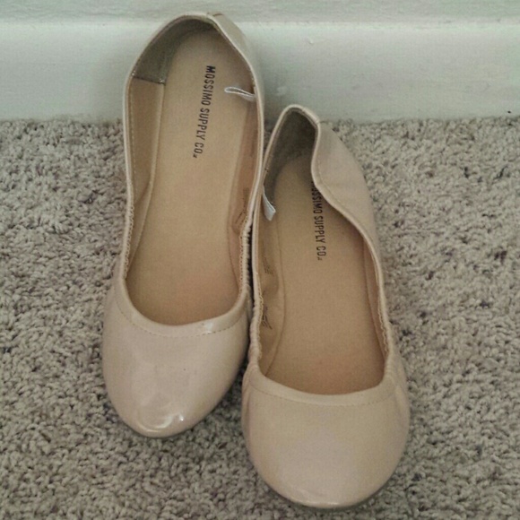 Nude Flats