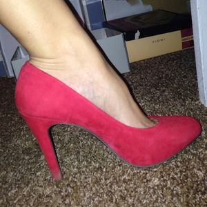 Red Jessica Simpson heels