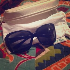 Oakley sunglasses black on black