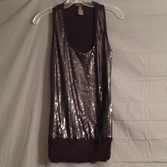 SOLD❌Black sequined tank