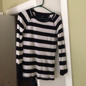 Gap long sleeve black striped top