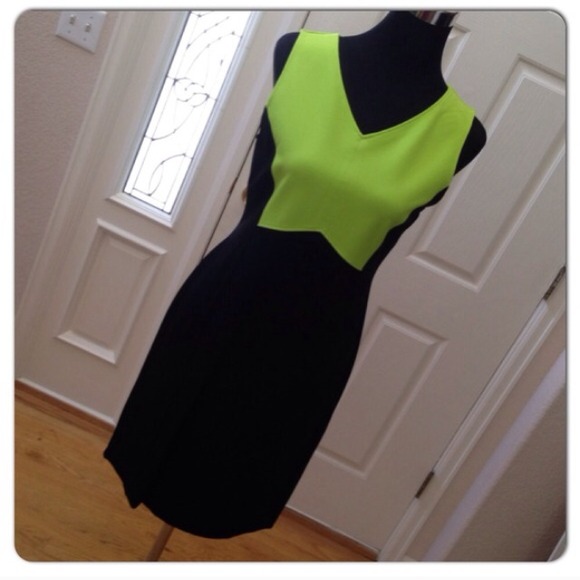 Kenneth Cole Dresses & Skirts - 💥HP 11/3💥Kenneth Cole Andrea Dress Size 6