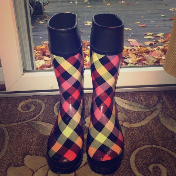 Multi-color rain boots! ☔️ 🌀NEW🌀