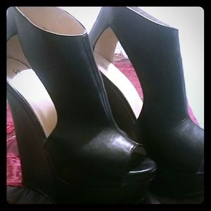 Shoes ***FIRM PRICE ***