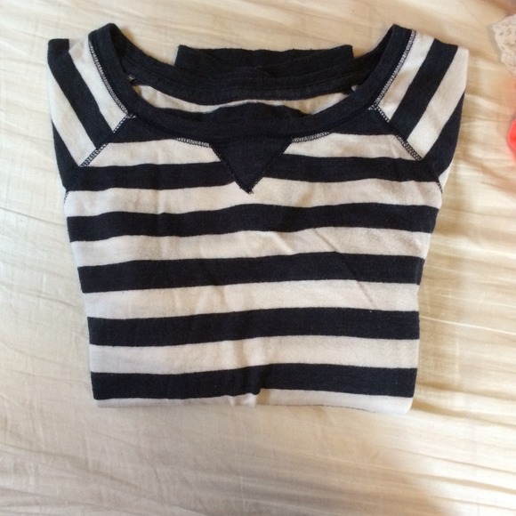 3/4 sleeve striped shirt