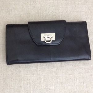 Ferruginous wallet