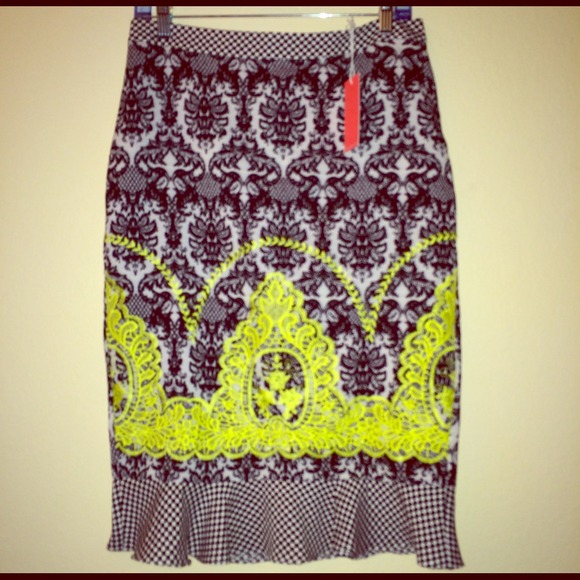 Lulumari Skirt